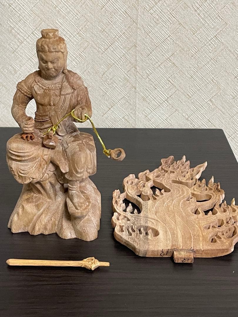 時代提物 縁起物根付 天然素材 在銘【福良雀に乗る大黒様】高4.7cm 重61g