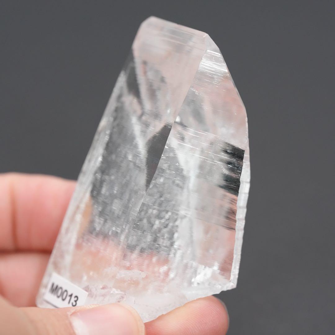 抜群の透明感】【タビー】水晶 コロンビア産 68×36×24mm 【抜群の透明