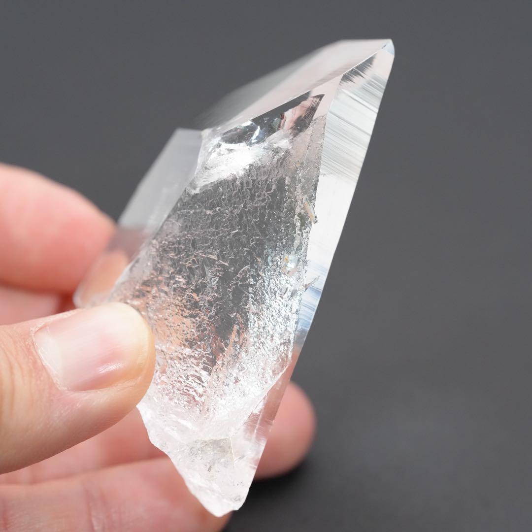 抜群の透明感】【タビー】水晶 コロンビア産 68×36×24mm 【抜群の透明