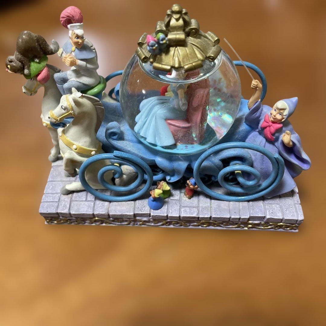 シンデレラ カボチャの馬車 置物 Amazon.co.jp: enesco シンデレラ カボチャの馬車 Tradition 魔法使い