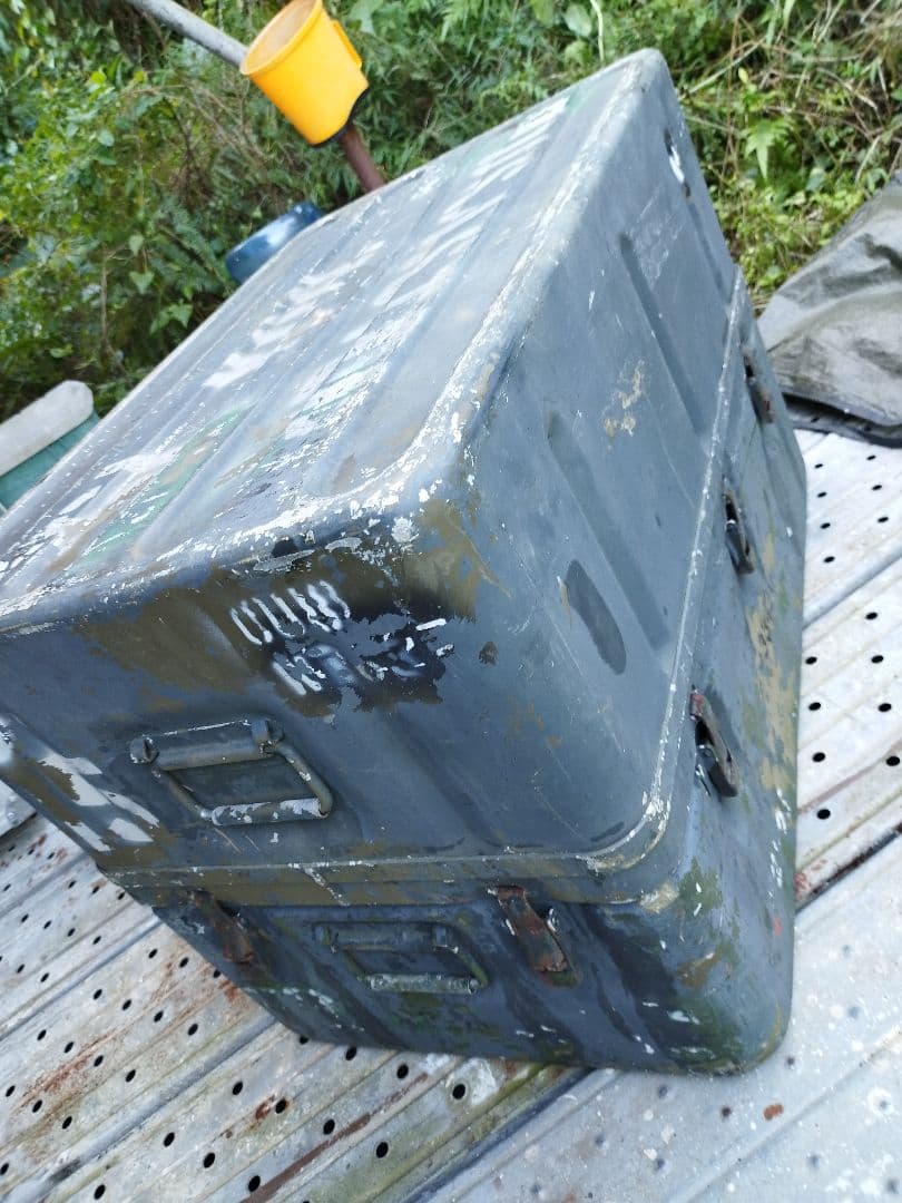 (4951)USアルミコンテナボックスBigサイズ　米軍実物　ユーズド 4951)USアルミコンテナボックスBigサイズ 米軍実物 ユーズド - メルカリ