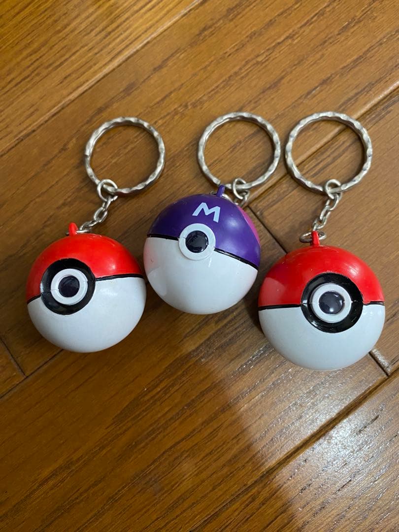ポケモン モンスターボール キーホルダー - メルカリ