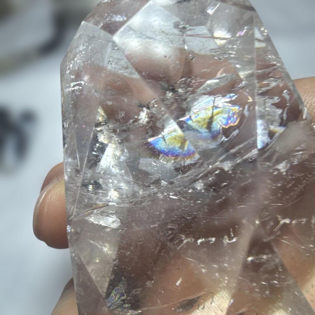 高品質】ブラジル産 水晶 ポリッシュ原石 約8cm レインボー入り - メルカリ