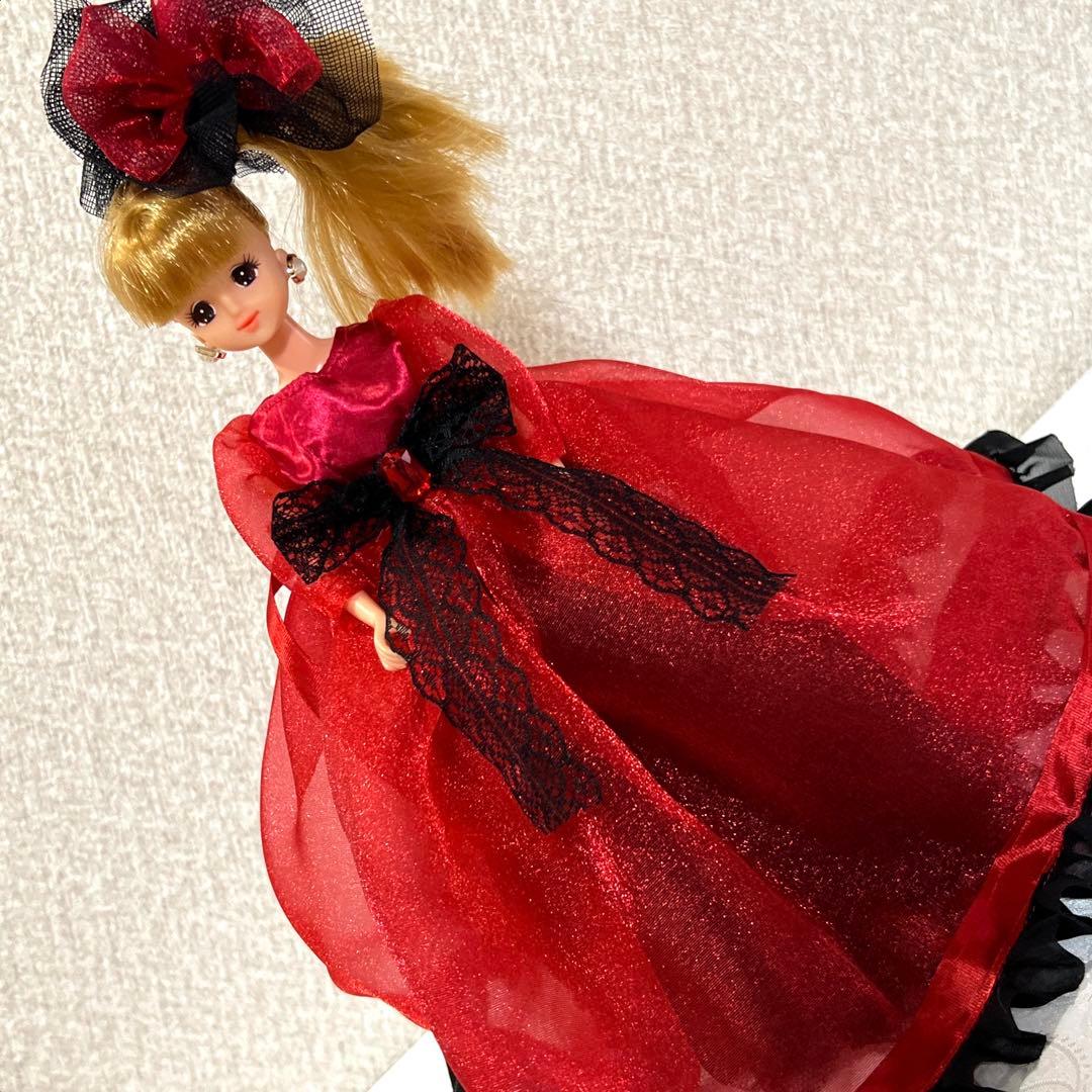ジェニーちゃんドレス、赤のふわふわ3点セット、27センチドール