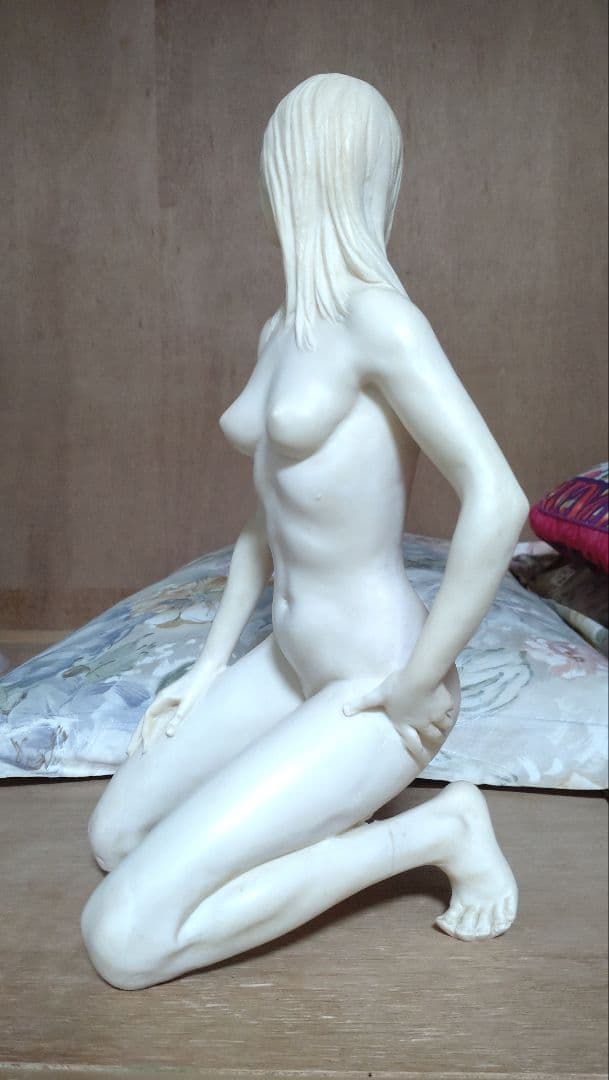 裸婦　少女像