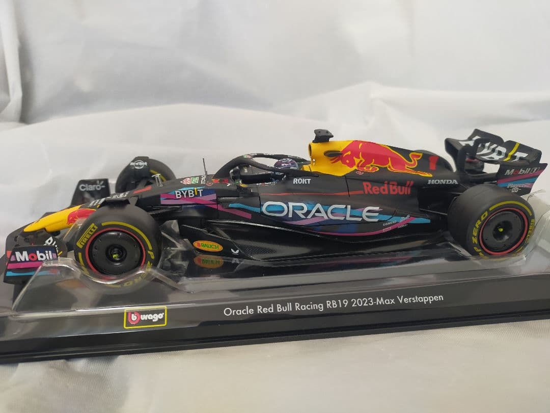 中古】1/24 F1 ミニカー レッドブル RB19マイアミGP 買う
