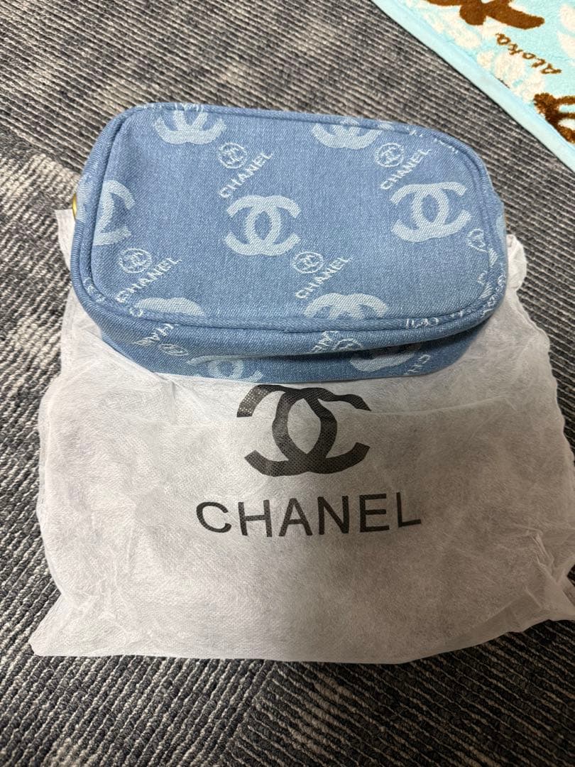 CHANEL ノベルティ　ブルー　 デニムショルダーバッグ CHANEL ノベルティ ブルー デニムショルダーバッグ you - メルカリ