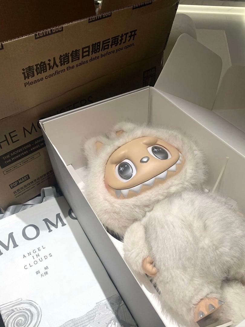 【POP MART】 ANGEL IN CLOUDS THE MONSTERS - ANGEL IN CLOUDS Vinyl Face Doll - POP MART (United