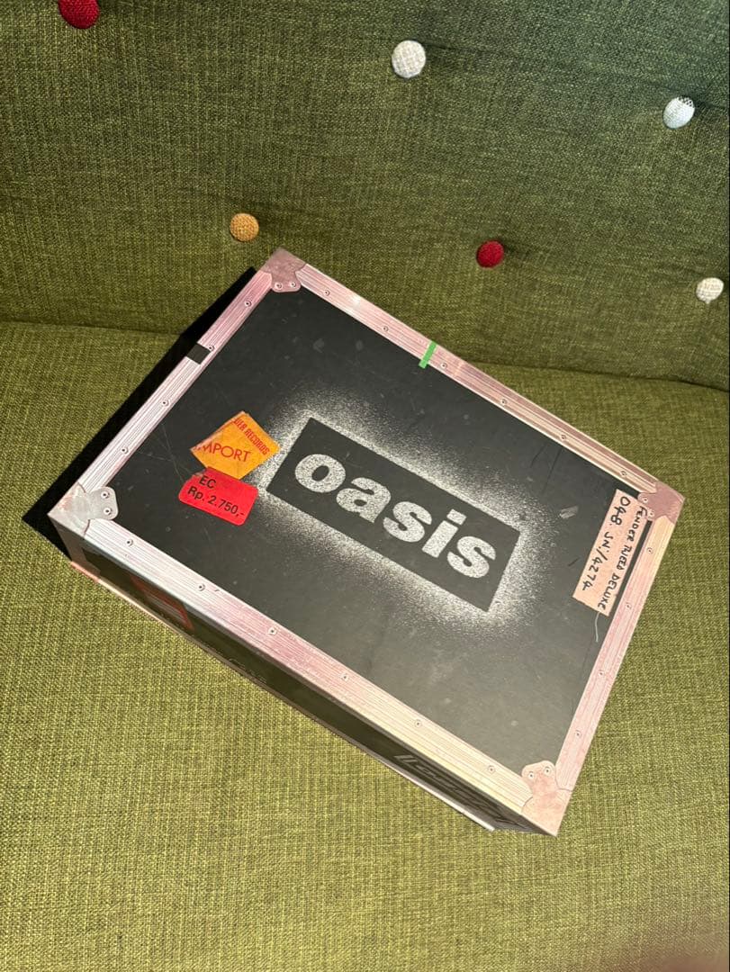 oasis live '25 Cardiff限定 vip box Oasis Live 25 VIP Box Set Cardiff 05/07/25 - YouTube