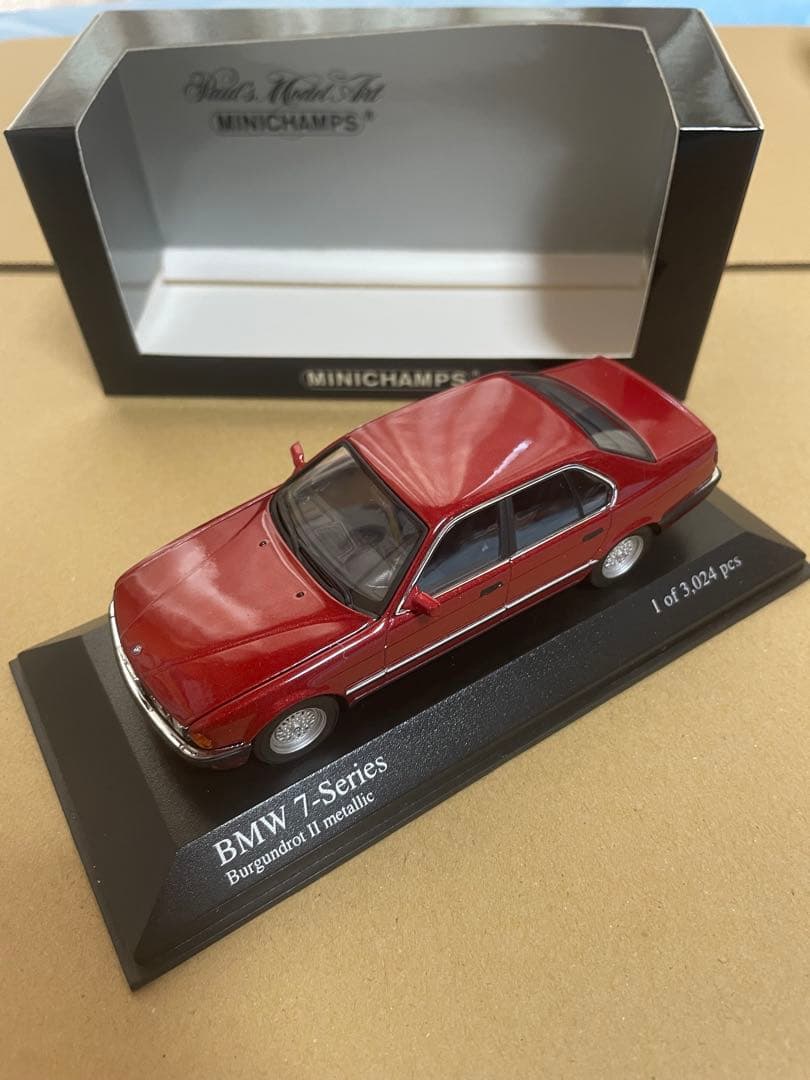 BMW 7-Series 1986 Red llic ミニカー s-l400.jpg