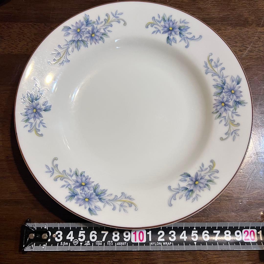 910. 青い花模様の皿5枚セット - メルカリ
