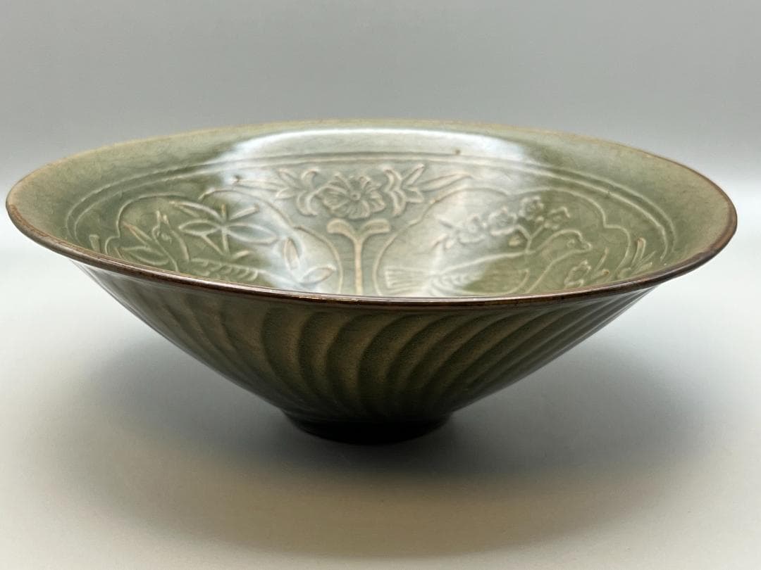 海】耀州窯 宋代 青磁刻花梅花鳥文茶碗 高級箱付 天目釉 骨董品 中国