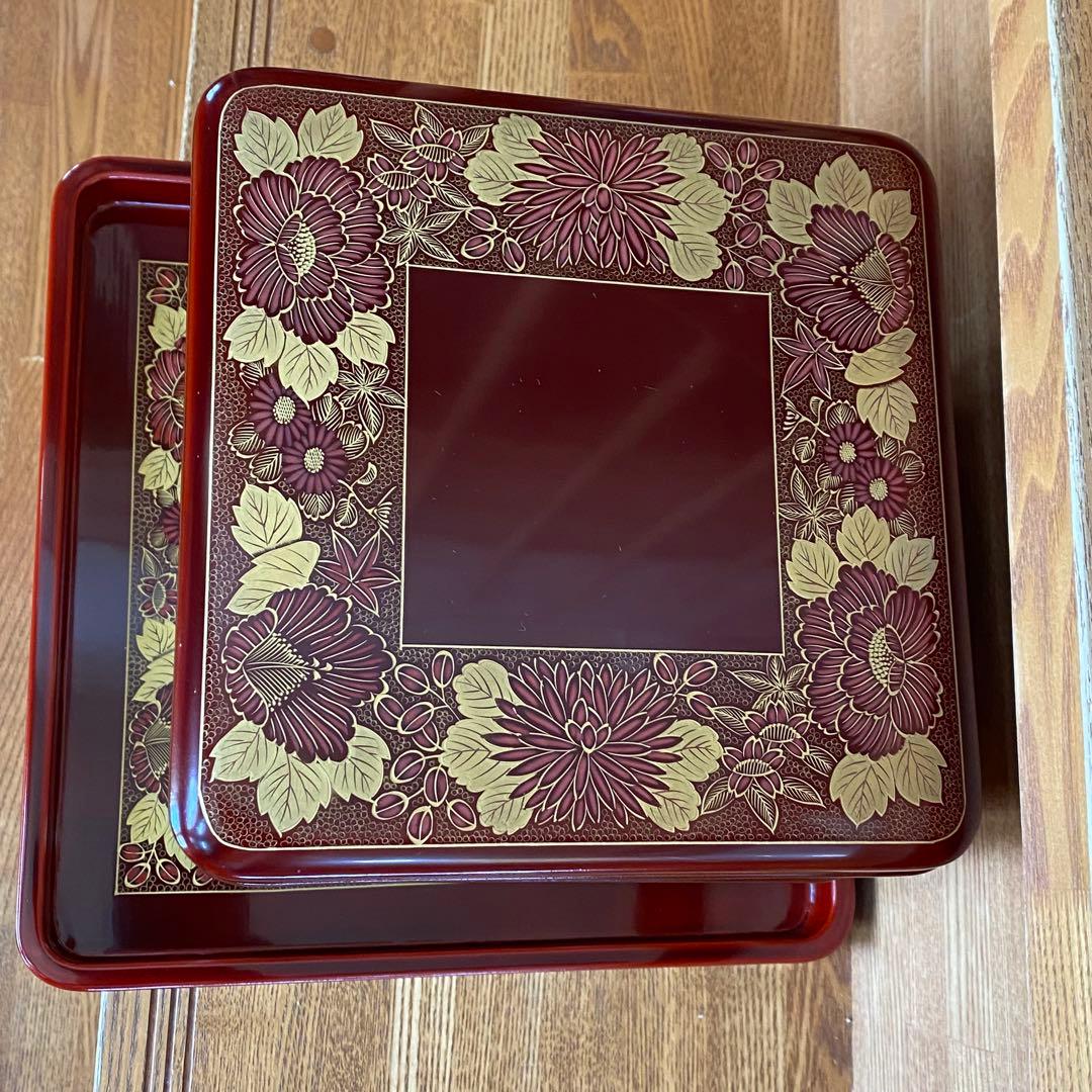 輪島塗 塩徳屋 精撰漆器 台付二段重箱 沈金花柄 美術工芸品 布着堅地