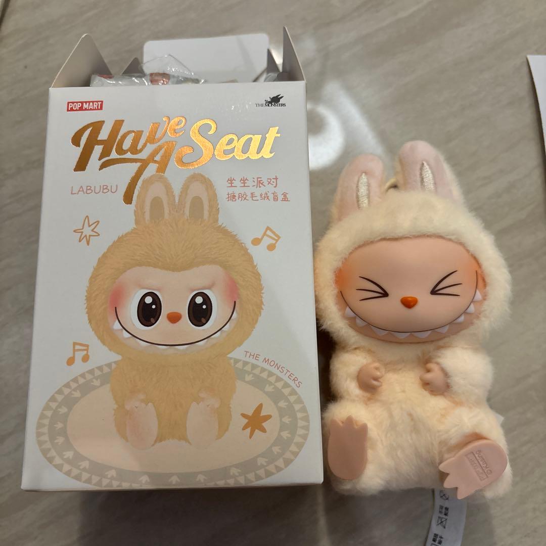 正規品！ラブブ ハブアシート SISI labubu sisi ポップマート - メルカリ