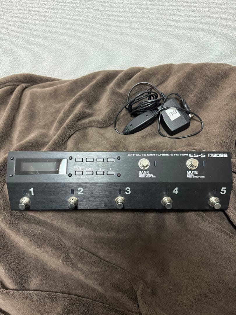 BOSS ES-5 Effects Switching Systemスイッチャー es-5_top_main.jpg