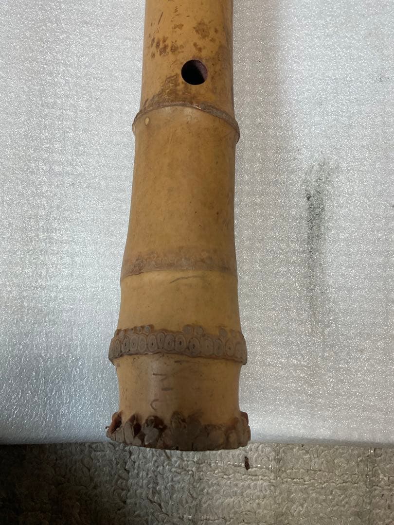 尺八／中古品。作者&銘柄不明。【長さ／57.5cm。直径／11.5cmです。】。