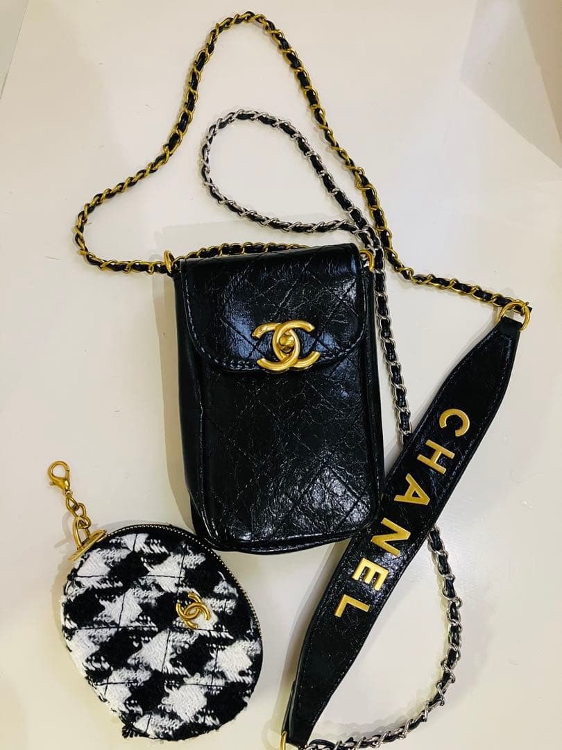 シャネルCHANELノベルティ スマホショルダー＆ミニポーチセット未使用