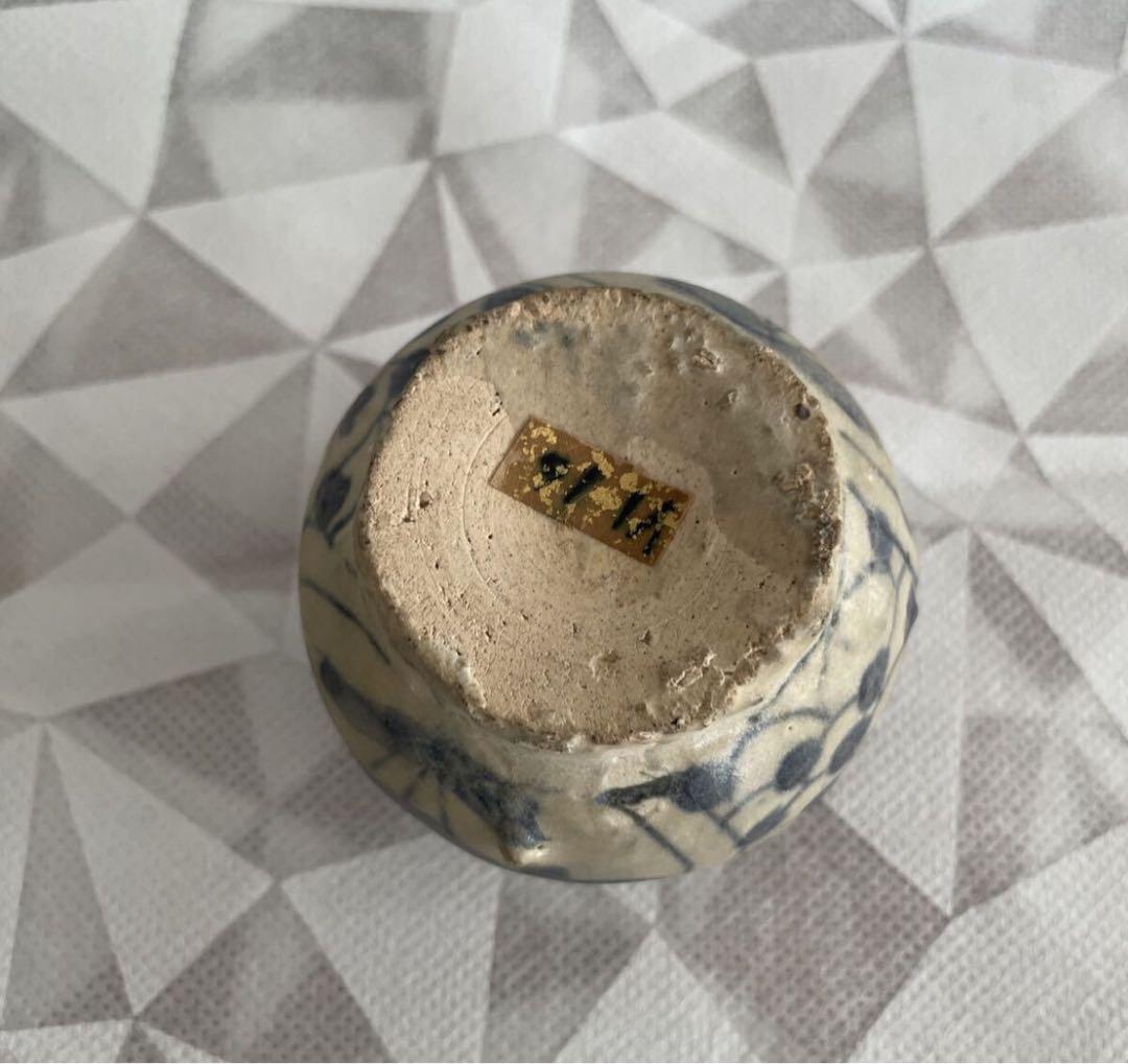 安南染付花図小壷 骨董品 陶器 壺 花挿し アンティーク - メルカリ