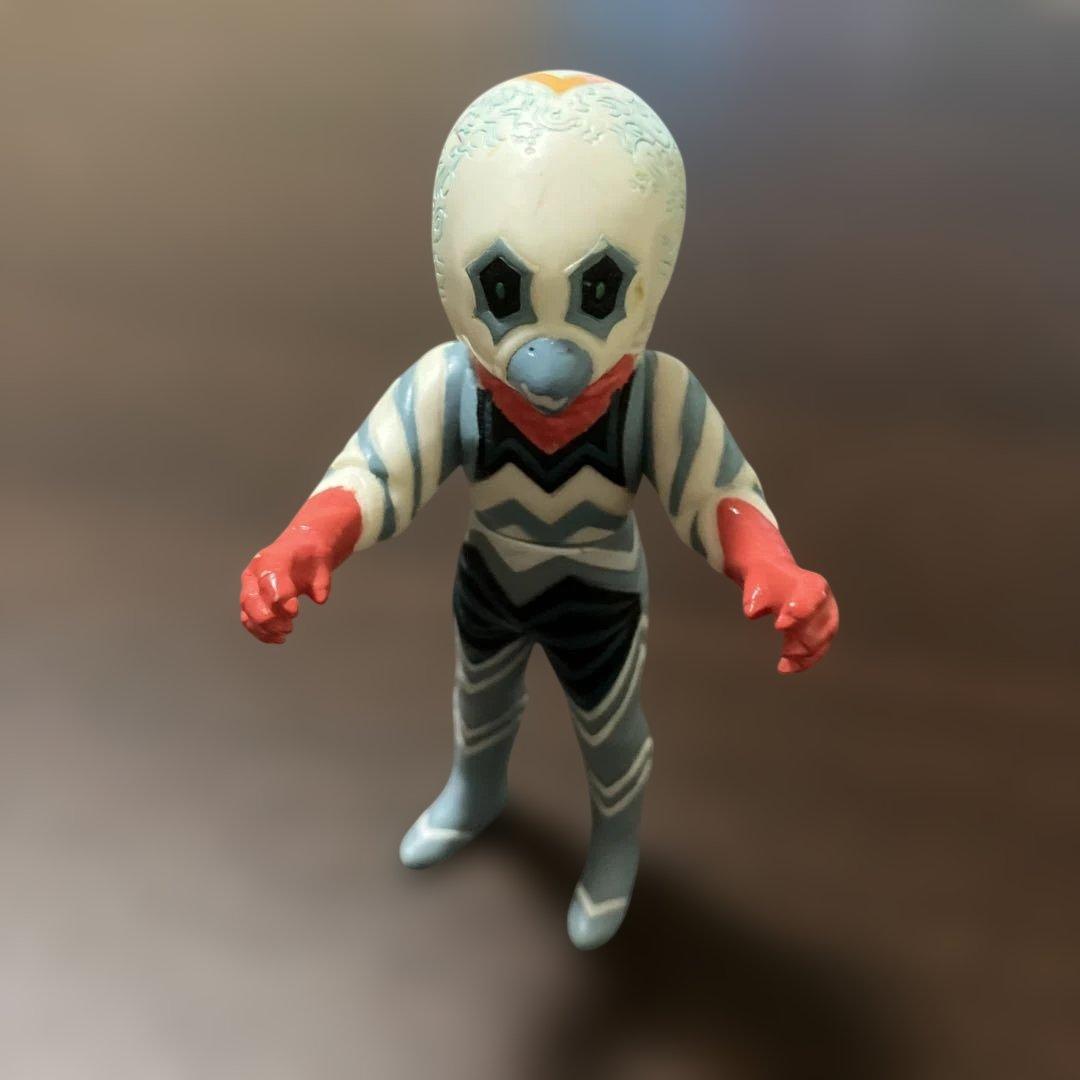 ガッツ星人 ソフビフィギュア 10cm ウルトラ怪獣 - メルカリ