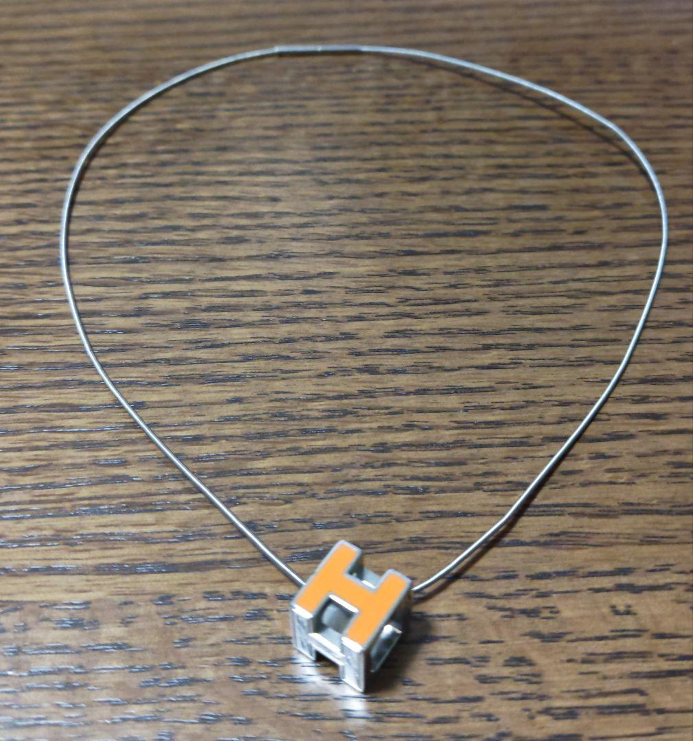 HERMES エルメス オレンジ色のHモチーフ ネックレス
