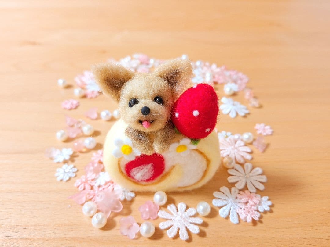 苺ロールケーキ ヨーキー ♡ 羊毛フェルト 犬 ヨークシャーテリア