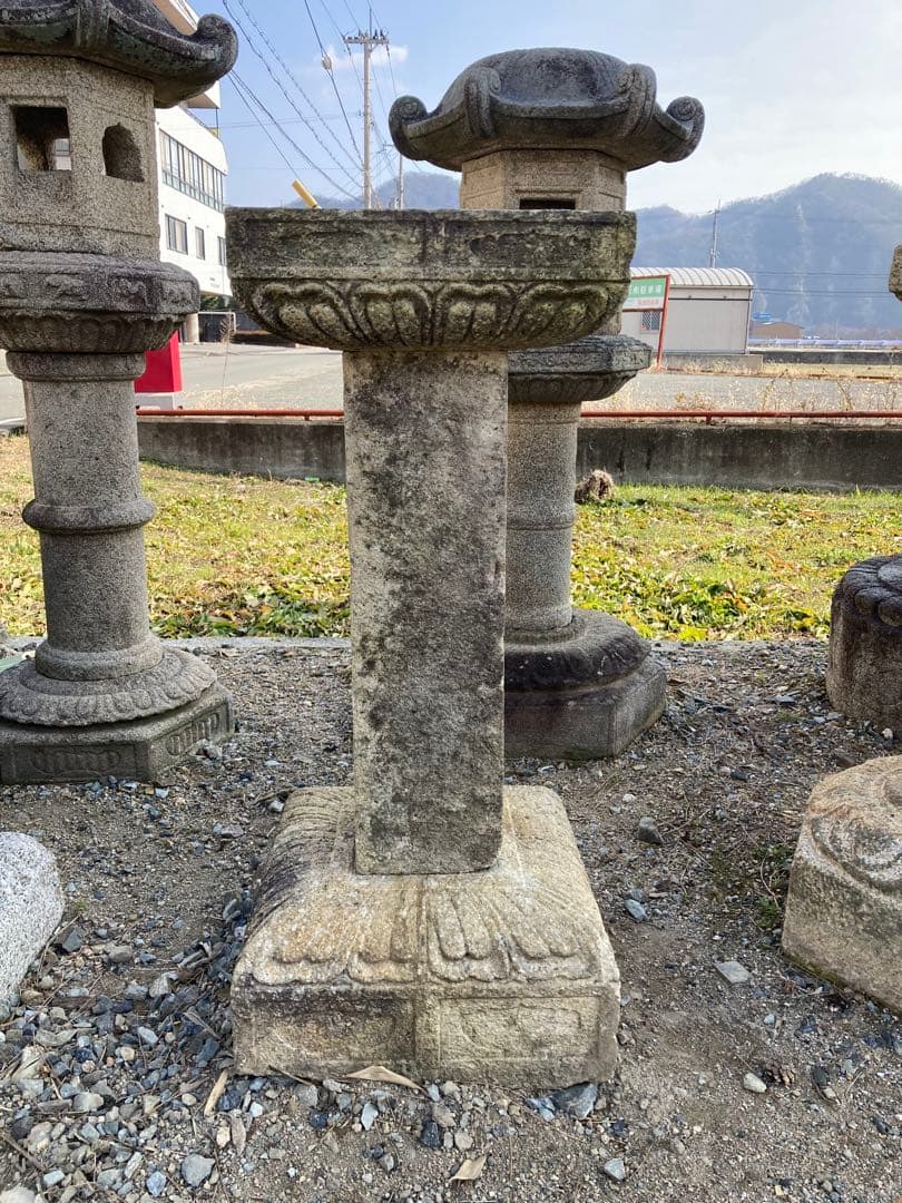 宝殿竜山石燈篭残欠　傘　中台　竿　基礎　黄竜石 石の宝殿及び竜山石採石遺跡 文化遺産オンライン