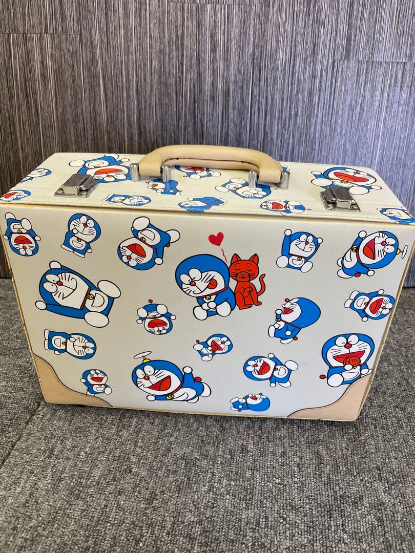 激レア品　ドラえもん　アタッシュケース　生産終了品　限定１個 在庫商品】がま口ショルダーケース＋（プラス）【アイムドラえもん