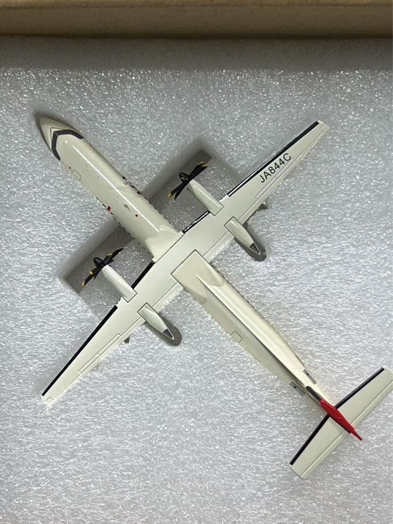JAL Q400 1:200 モデル JA844C ヘリコプター - メルカリ