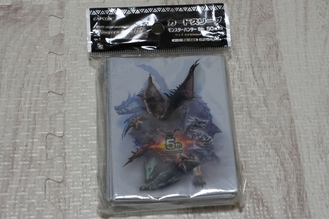 新品未開封 モンスターハンター モンハン スリーブ 50枚 リオレウス5