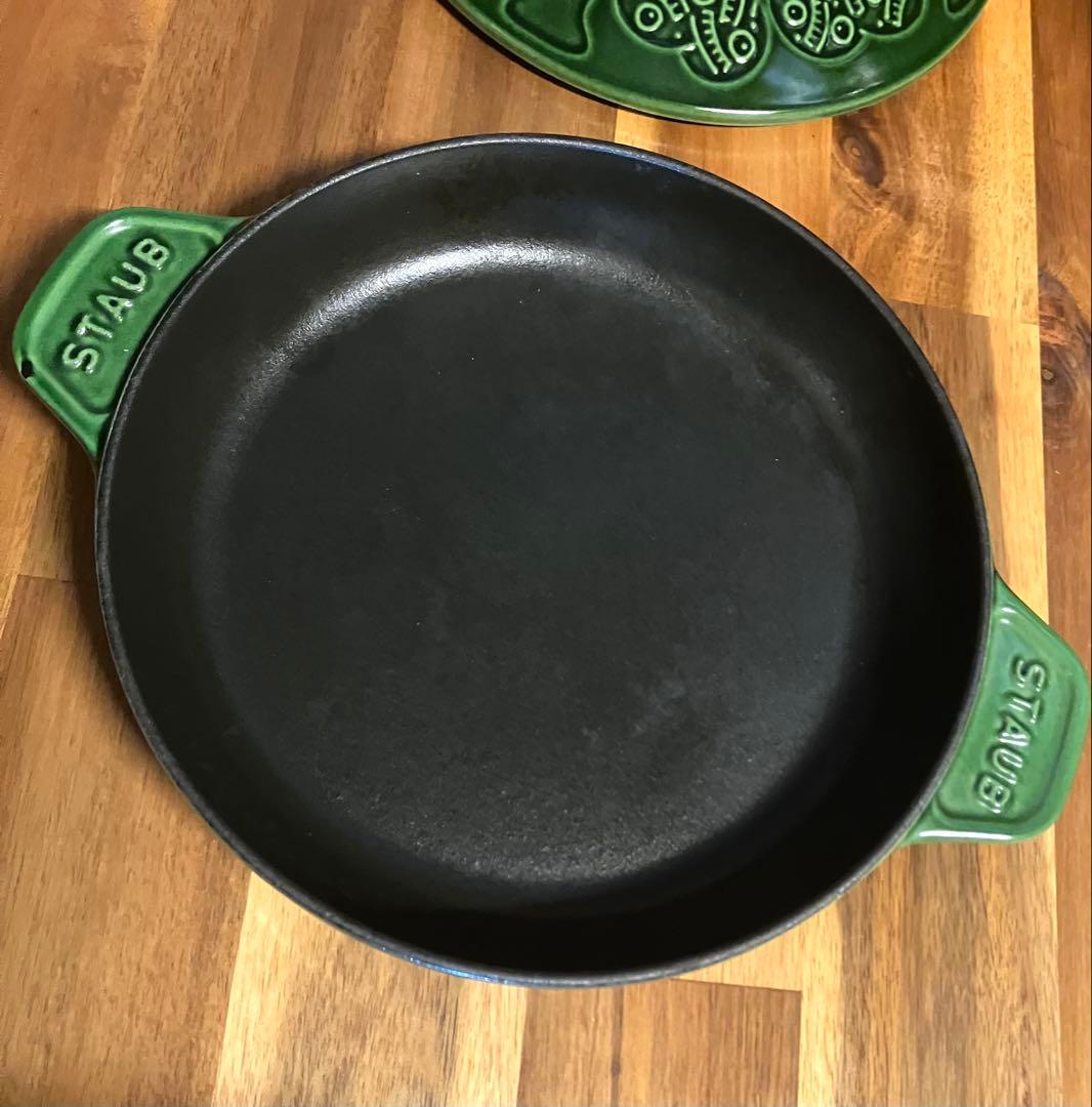 美品】STAUB ミナペルホネン ラウンドホットプレート RHPバジル - メルカリ