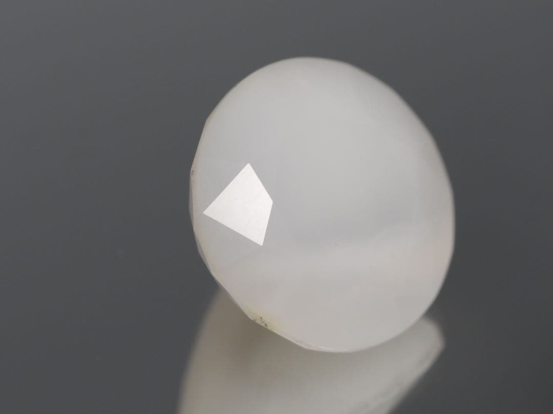 ミルキーオパールルース約19.70ct 【688】