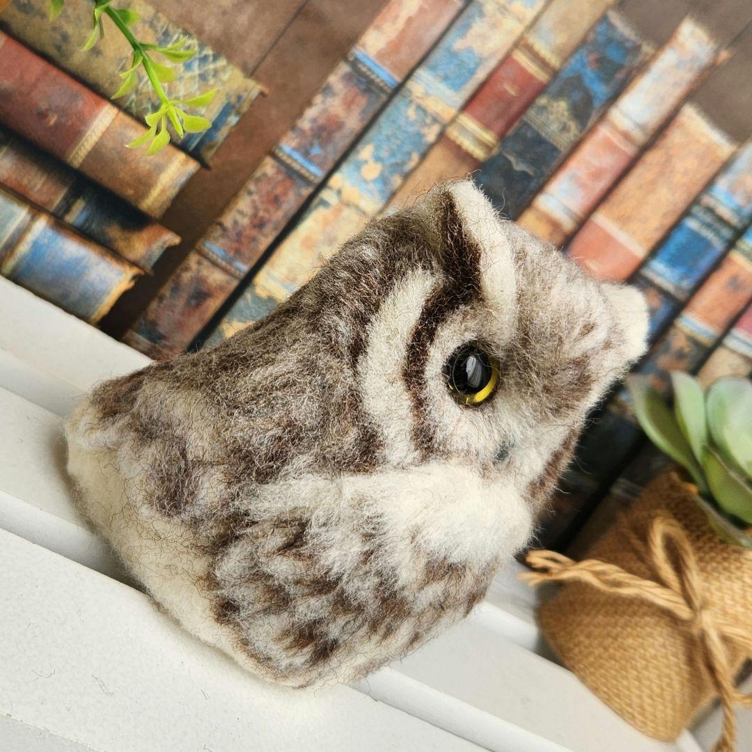 小さなフクロウ置物 高さ約9㎝ 羊毛フェルト製 ホワイトアメリカ