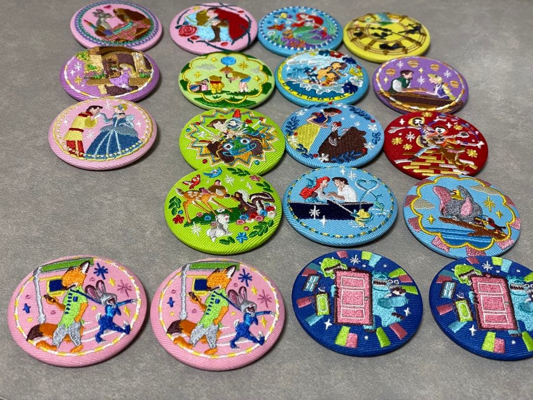 【セット販売】ディズニー刺繍バッジ 1&2 19個セット Disney Characters 刺繍缶バッジビスケット｜発売日：2024年8月19日