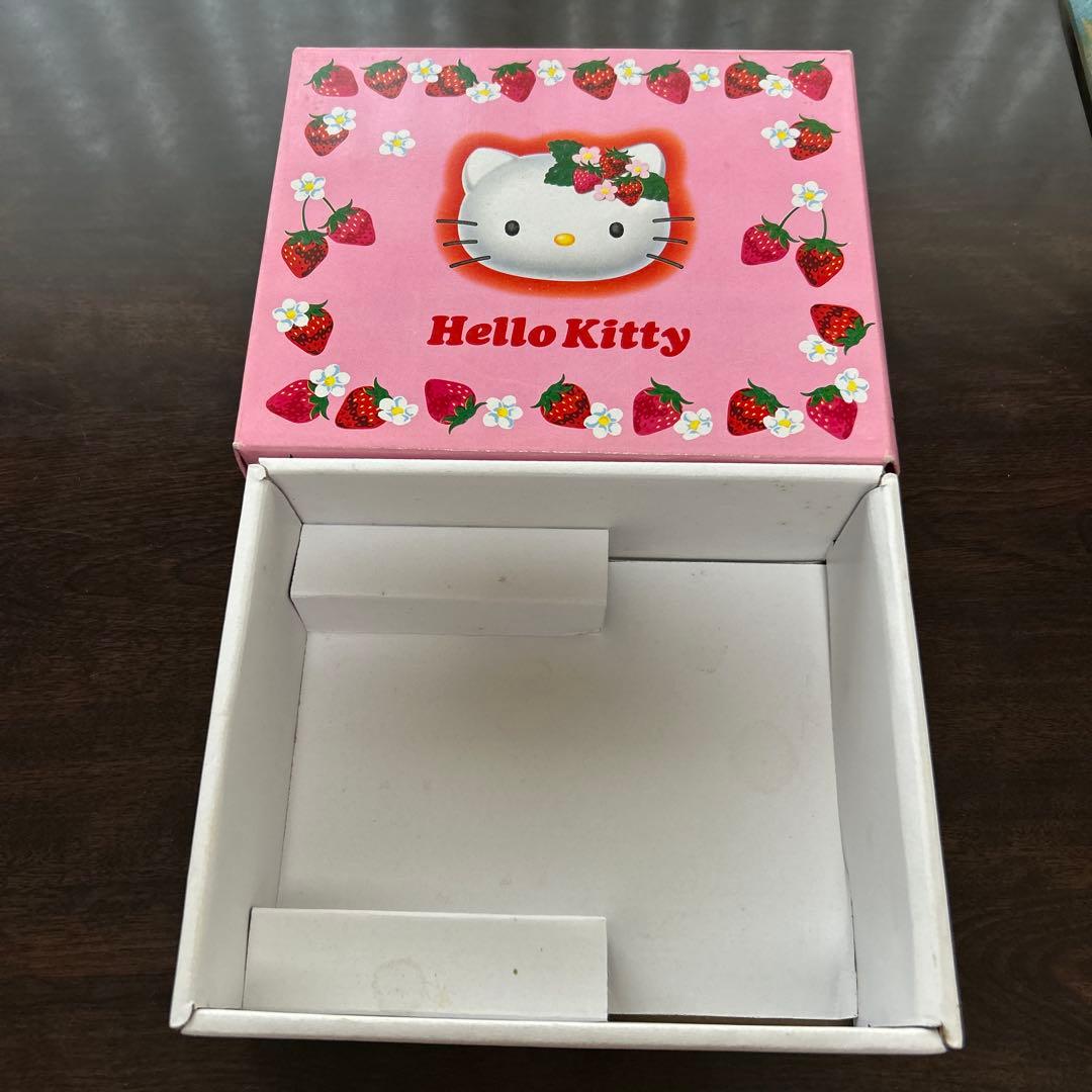 Hello Kitty いちご柄保存容器 2個セット 平成レトロ - メルカリ