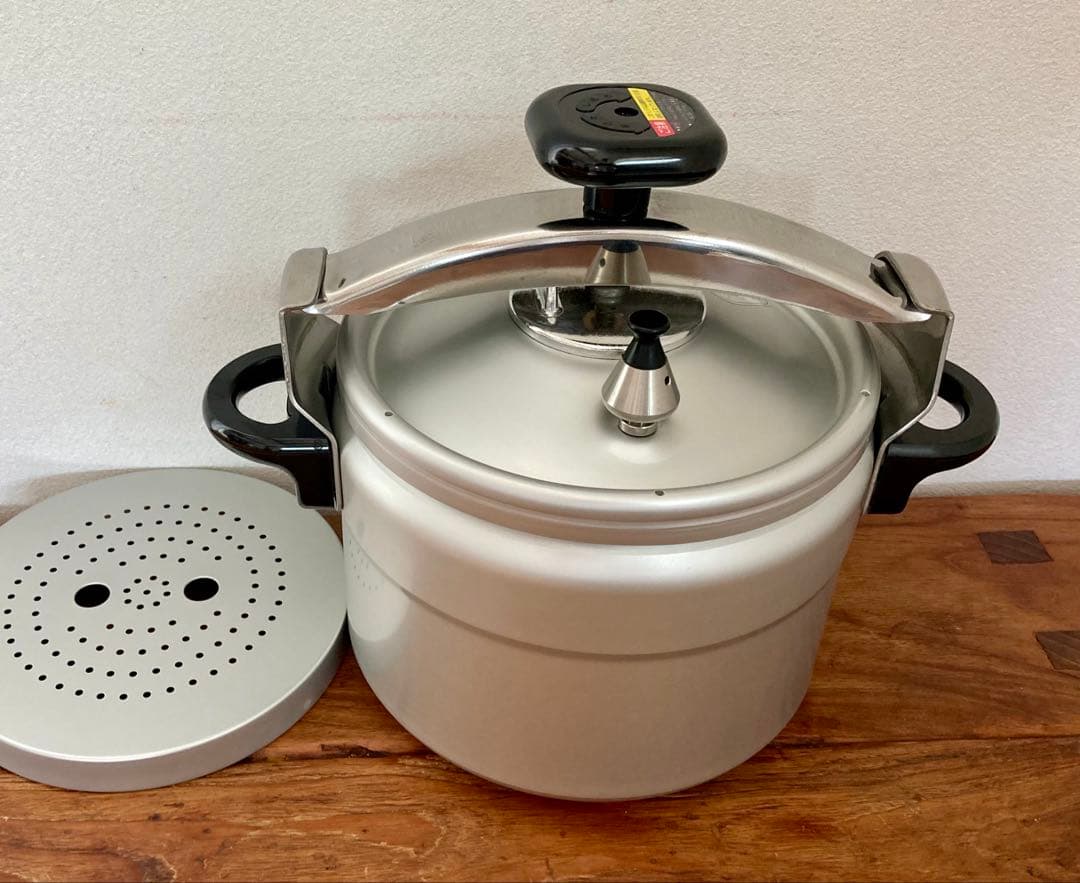 【未使用品】理研 圧力鍋 6L RNP-60 スピードクッキング RIKEN 理研 重ねぶた式両手 家庭用圧力鍋 RNP-60 6.0L 三重安全構造の