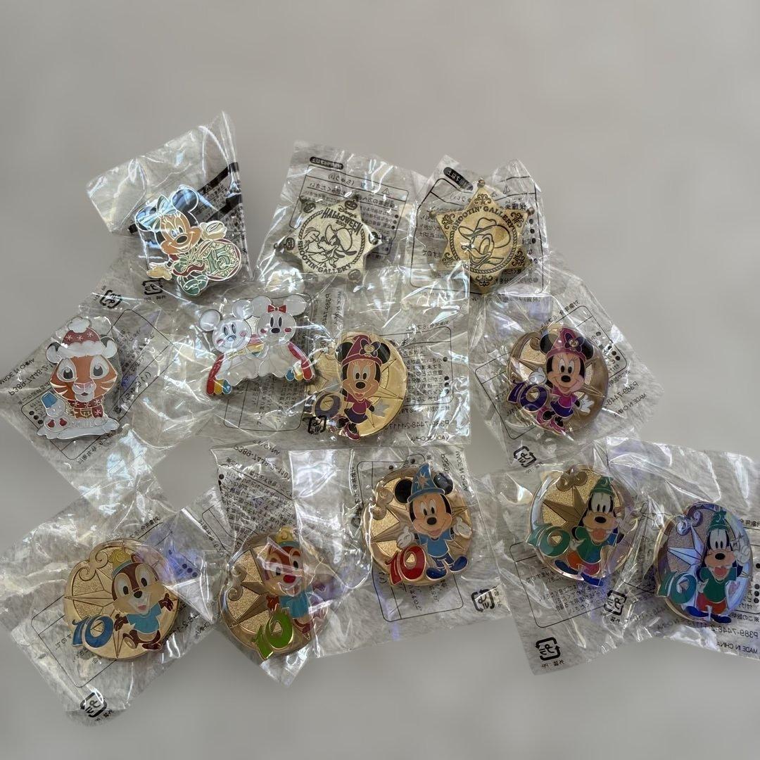 ディズニーピンバッジセット 12個 - メルカリ