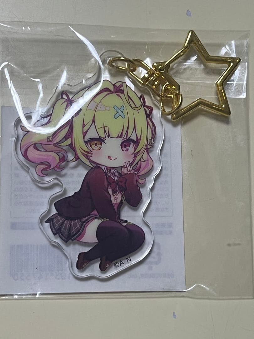 星川サラ 100万人 記念グッズ アクリルキーホルダー 制服衣装 - メルカリ