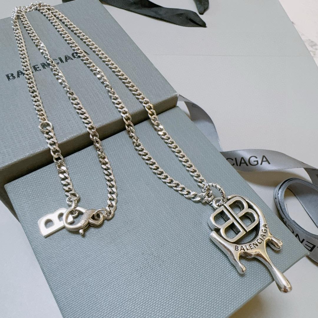 韓国限定】日本未発売 BALENCIAGA シルバーロゴネックレス