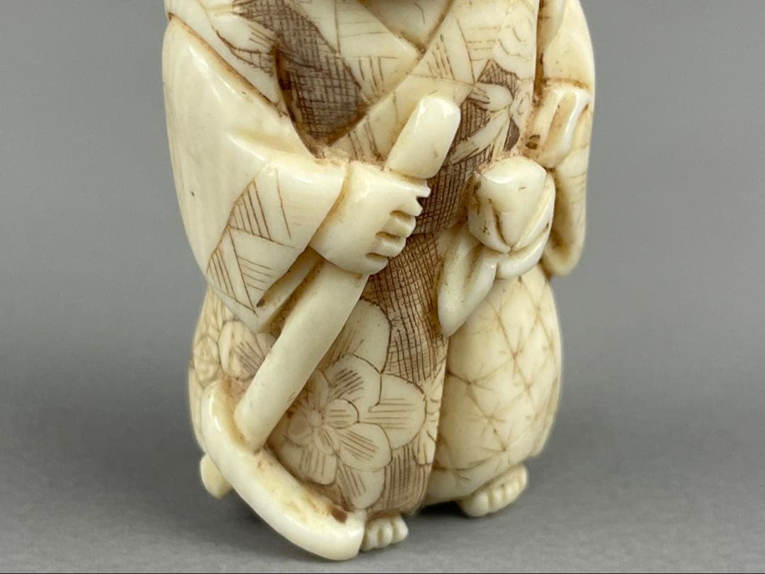 時代根付 極上細密彫り白材マンモス牙製 作家物 中国美術 天然素材