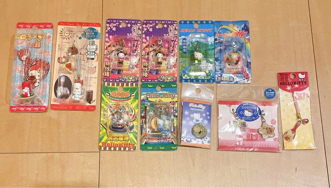 レア揃い！廃盤】ご当地キティ 根付け チャーム ピンバッチ 辻口シェフ