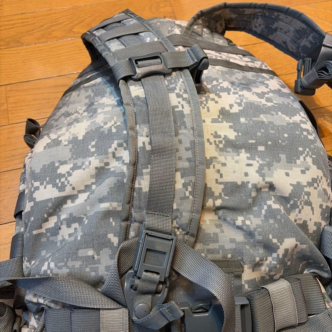 軍支給品 未使用品 使用感ゼロ 本物アサルトパック MOLLEⅡ