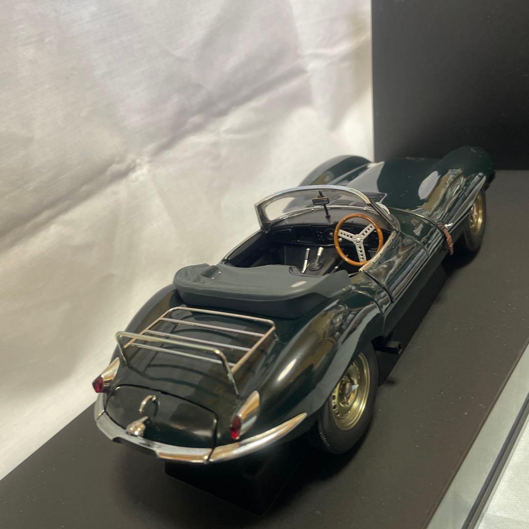 JAGUAR XKSS ダイキャストミニカー 1:18 スティーブ・マックイーン
