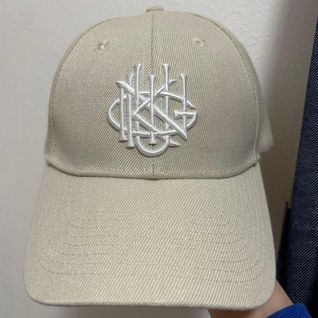 King Gnu CREST BASEBALL CAP グッズ ベージュ - メルカリ