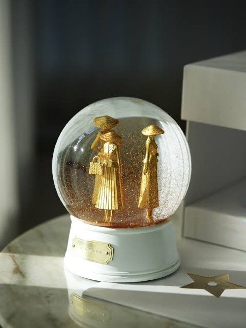最終値下！【非売品/未使用】DIORスノードーム 箱あり 値下!Dior スノードーム snowglobe ノベルティ 2026 非売品 - メルカリ