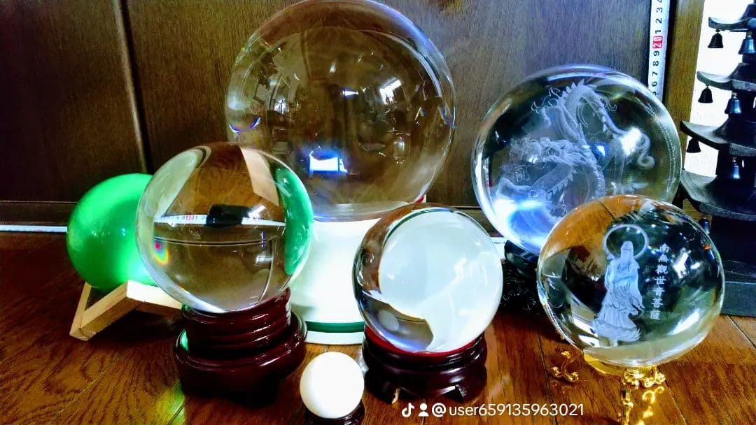 超綺麗&超豪華.巨大.龍入り水晶玉の置物.直径15センチ位..最高級台座