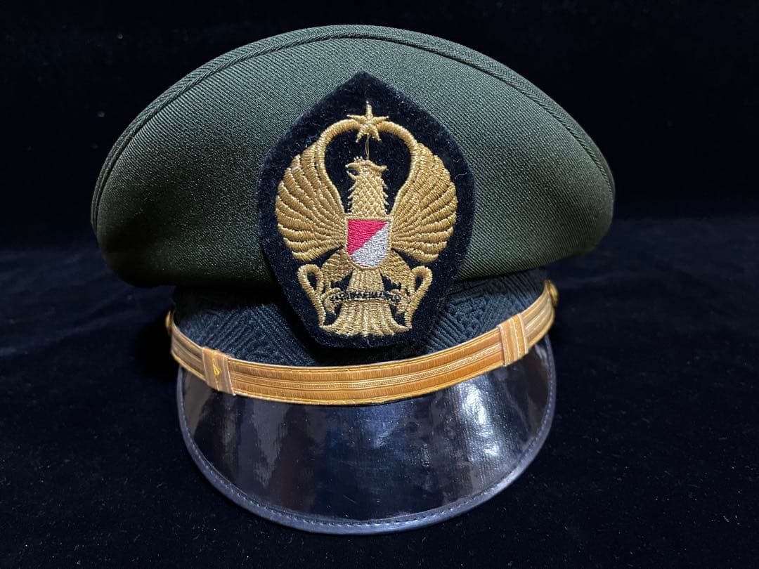 インドネシア国軍 陸軍の帽子2種とベルト TNI