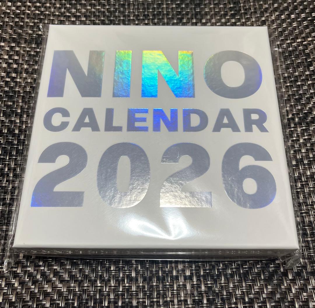 オフィスにの本店NINO MAGAZINE YEAR BOOK &カレンダー - メルカリ