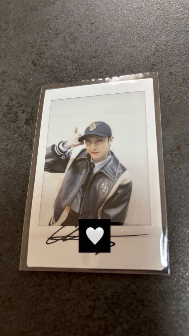 Straykids バンチャン 直筆サイン入り インスタント写真 - メルカリ