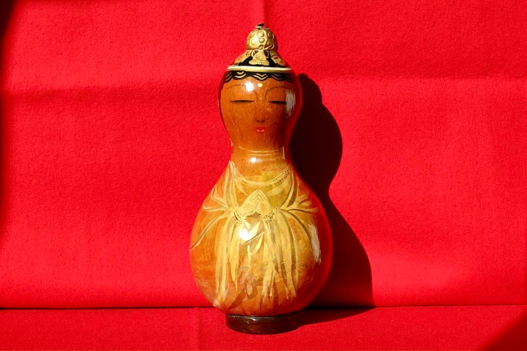 工芸品【瓢箪飾り ひょうたん絵付け 人形 置物 十一面観音 般若心経