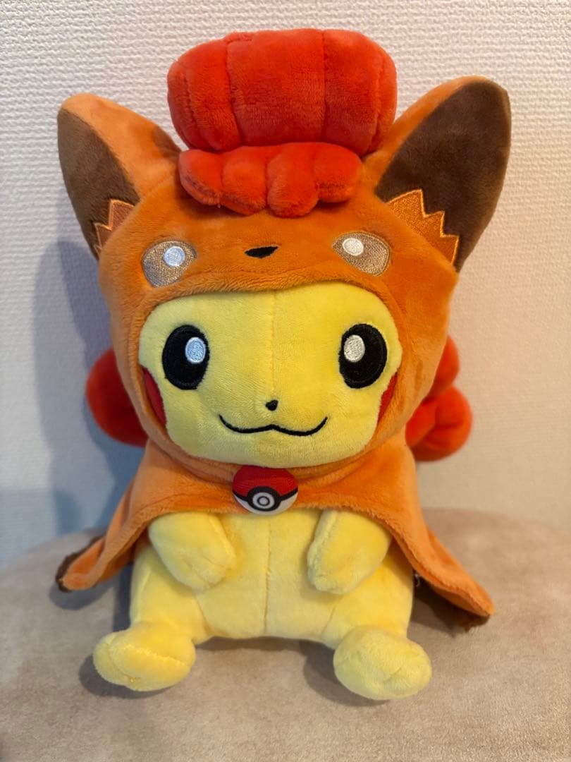 ポケモン ロコンのポンチョを着たピカチュウ ポンチョピカチュウ ロコン ポンチョを着たピカチュウ | ポケモンカードゲーム公式ホームページ